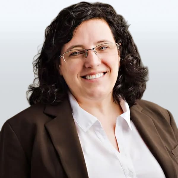 Suzanne Armstrong | Insurance lawyer in London and Waterloo