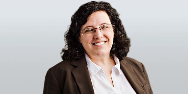 Suzanne Armstrong | Insurance lawyer in Waterloo and London